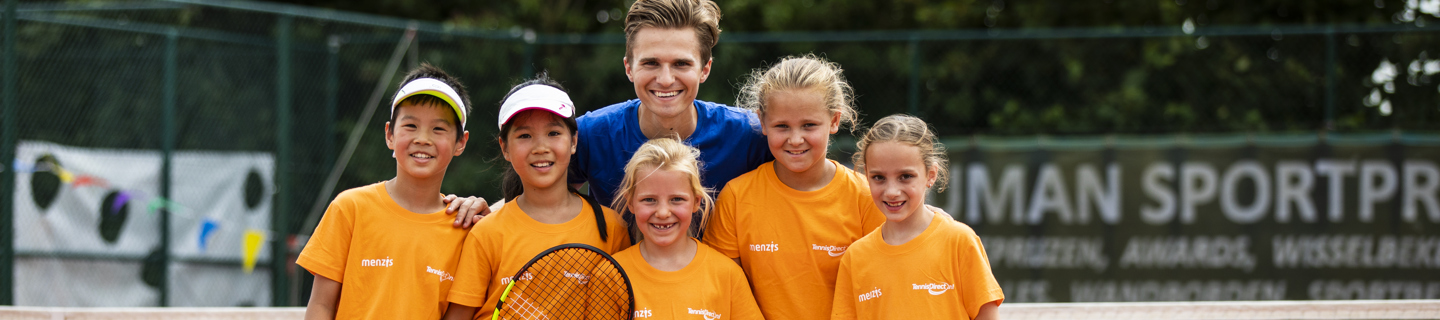 tenniskids oranje groepsfoto